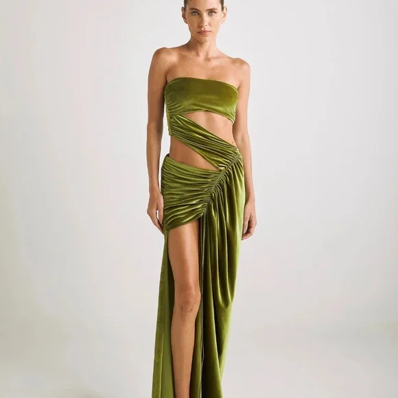 Ayre - Vera Dress in Green Velvet - Picture 2 of 3